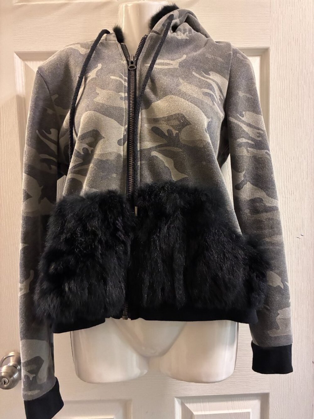 JOCELYN BRAND CAMO RABBIT FUR HOODIE SWEATSHIRT FULL ZIP SIZE XS